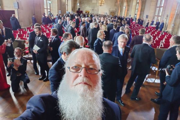 Opravdový politik není jen stopař výsledků průzkumů veřejného mínění